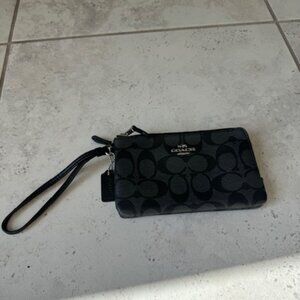 NWOT Coach Double Zip Wallet in Signature Canvas